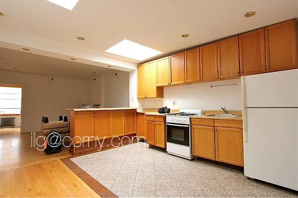 Rented by City Connections Realty | media 39