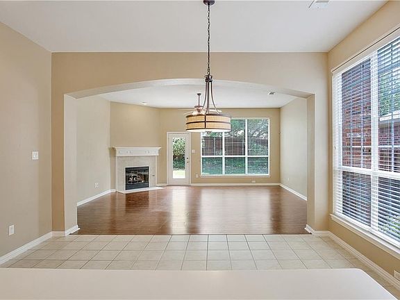 5th image of 4876 Van Zandt Dr