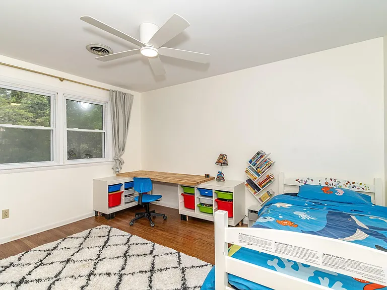 1800 Lark Ln — Photo 41