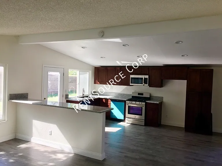 44329 Gingham Ave — Photo 6