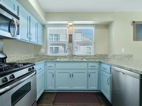 4th image of 11190 Snapdragon St