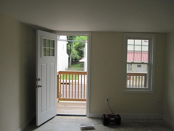 5th image of 215 High St