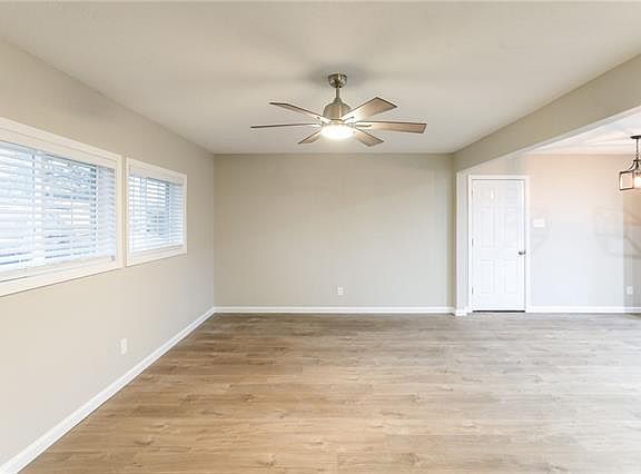 3rd image of 4406 Ashland St