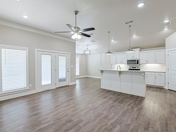 5th image of 7821 89th St