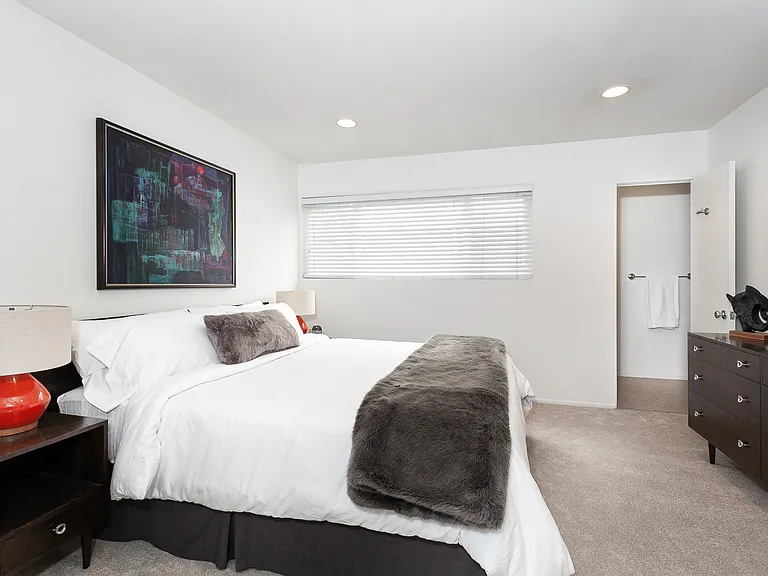 938 N San Vicente Blvd #20 — Photo 16