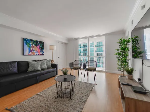 1 SE 12th St, Miami, FL