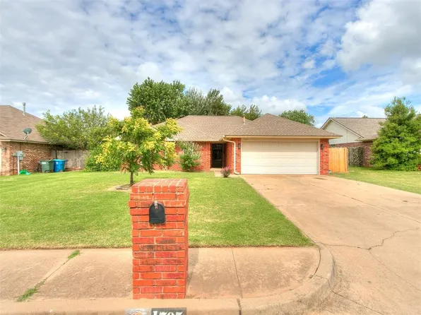 1705 Saint Christopher Dr, Edmond, OK 73003