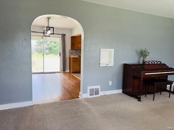 2nd image of 614 Highland Dr