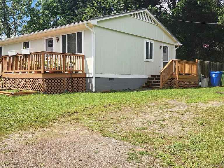 17 Unaka Ave #2 — Photo 2