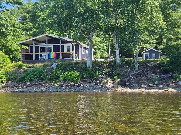 121 Dauphinee Rd, Lunenburg, NS B0J 2E0