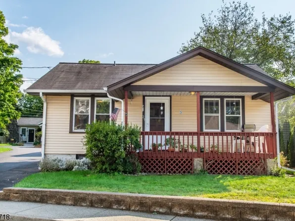 25 Captolene Ave, Bloomingdale Boro, NJ 07403