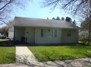 419 1st St SE, Hayfield, MN 55940