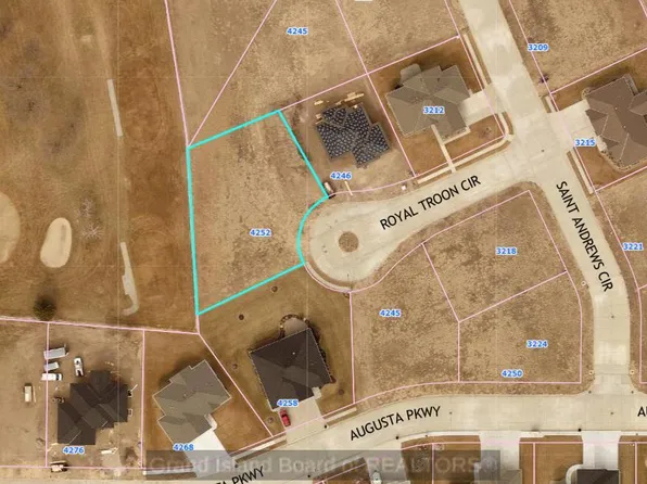 4252 Royal Troon Cir, Grand Island, NE 68803