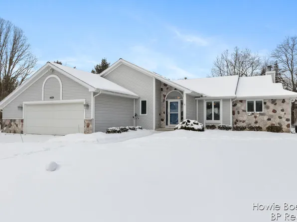 6628 Rogueview Ct NE, Belmont, MI 49306