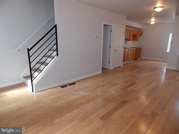 4th image of 5643 Beaumont St