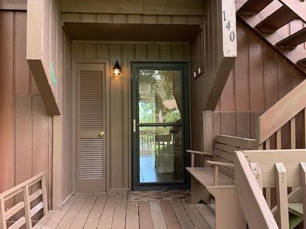 140 Lakeside Villa #140