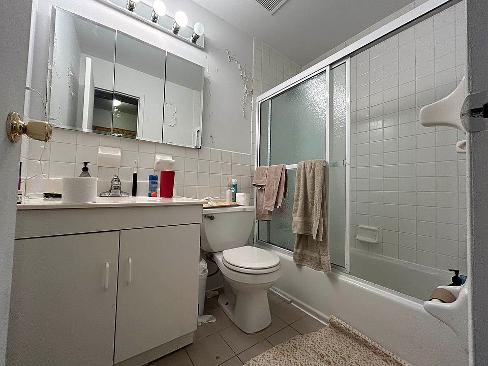 1st image of 210 E 14th St APT 5