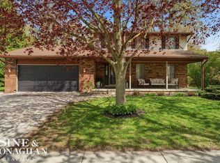 360 Constitution Ave, Marysville, MI 48040