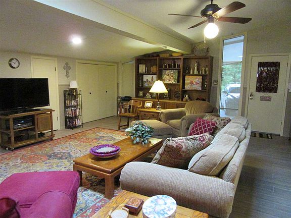 4th image of 5510 Serene Dr