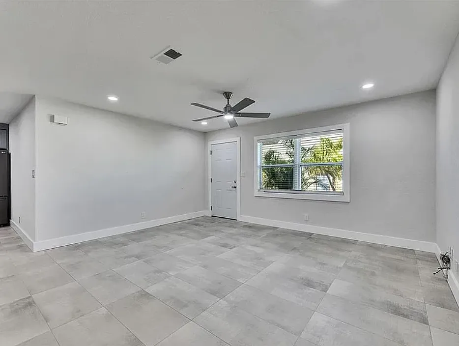 Apollo Beach Condo — Photo 2