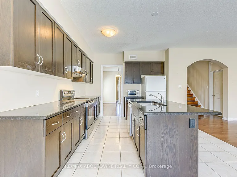 816 Roulston St — Photo 13