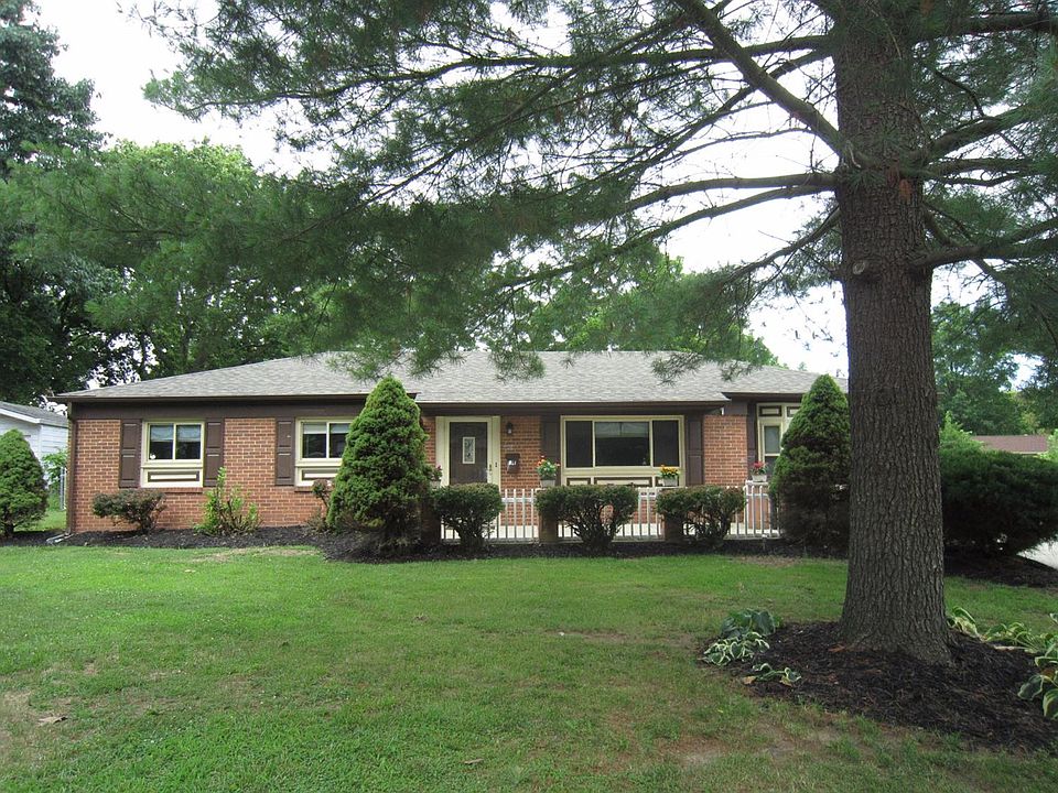 1st image of 924 Wesleyan Dr