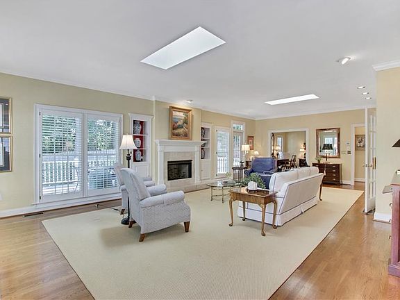 5th image of 4509 Woodhaven NE