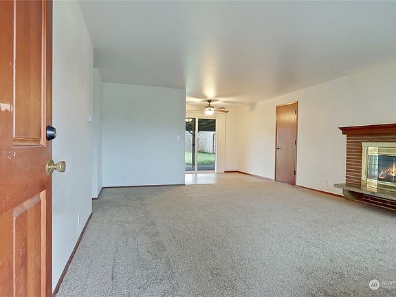 3rd image of 1217 139th Street E