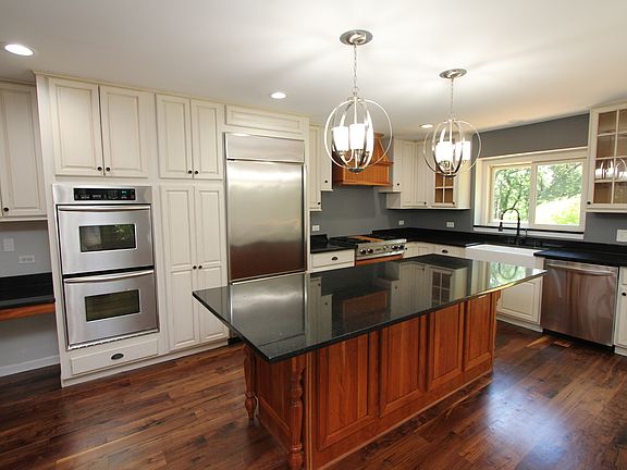4th image of 604 Sioux Dr