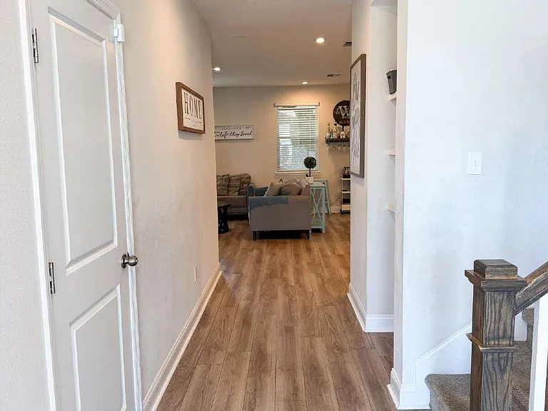 467 Blue Daze St — Photo 10