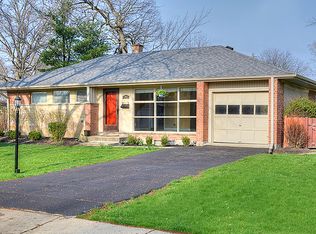 901 Dell Rd, Northbrook, IL 60062