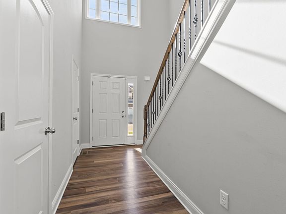 3rd image of 615 Lucille Dr