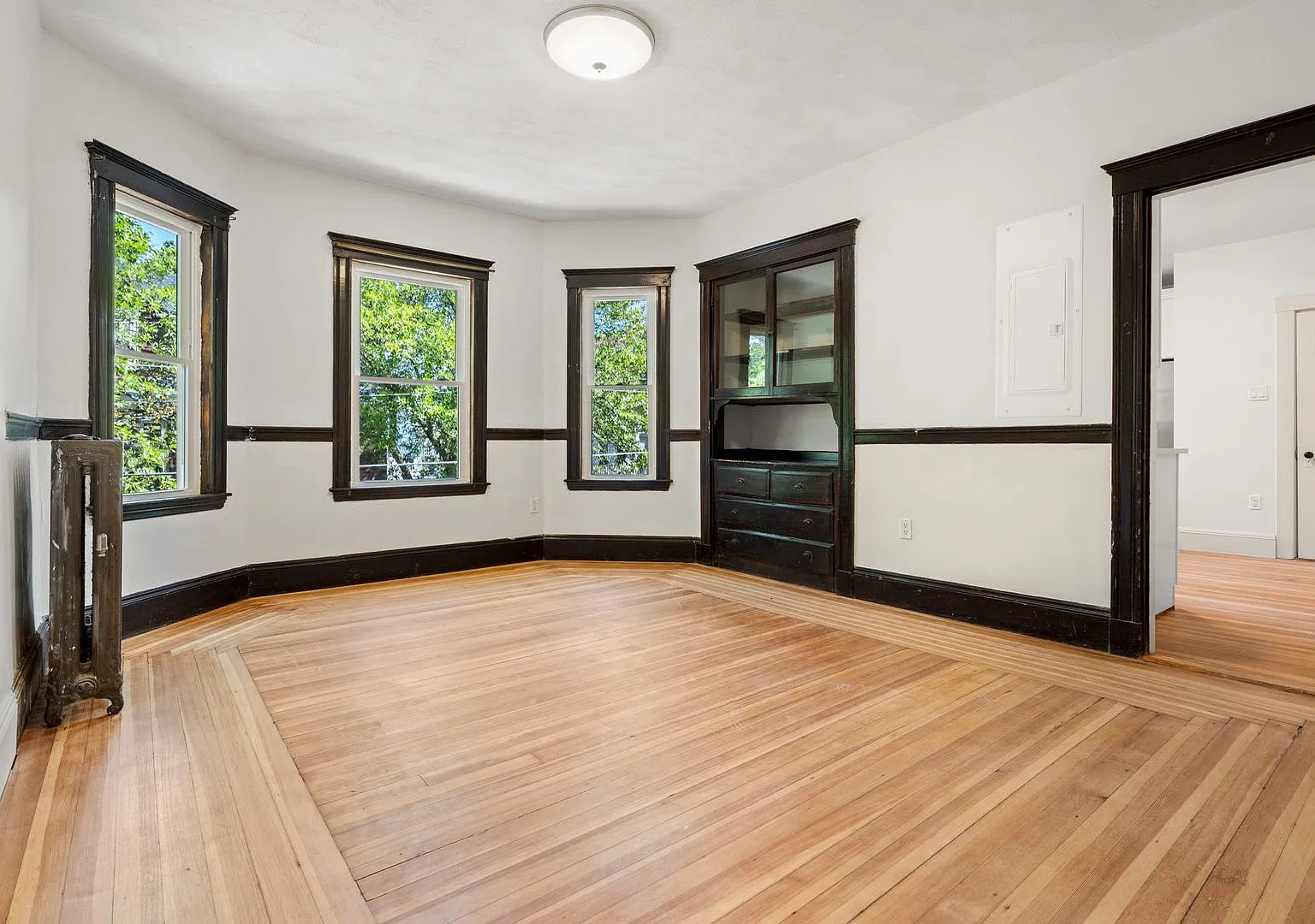 Amazing 4 bed 1.5 bath in Somerville — Photo 3