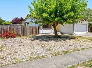 1541 Surrey Dr, Santa Rosa, CA 95401