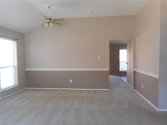 3rd image of 1329 Falcon Dr