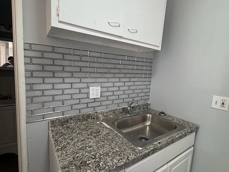 155 Birdseye St #C7 — Photo 8