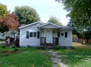 102 S 6th St, Bradfordsville, KY 40009