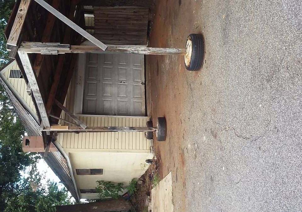 2nd image of 826 Franklin Blvd