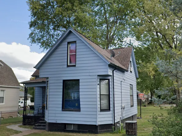 102 S 51st St, Belleville, IL 62226