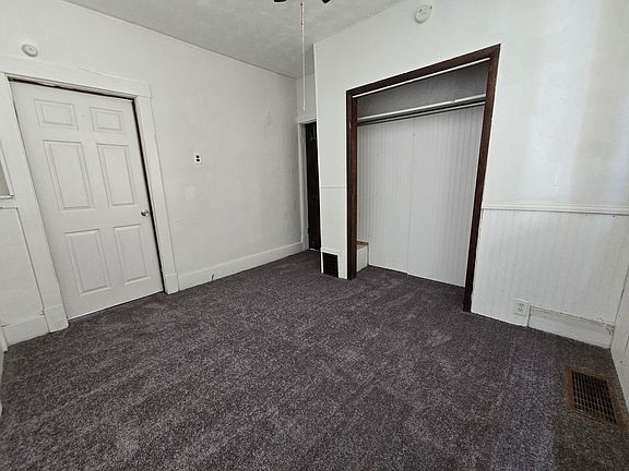 3rd image of 1815 Victoria Ave Unit 1