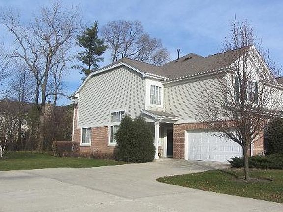 3rd image of 2530 Camberley Cir