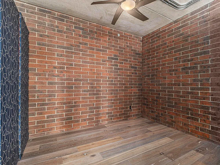 300 Hamilton St #204 — Photo 9