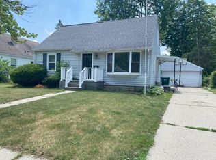 1007 Andrus Ave, Lansing, MI 48917