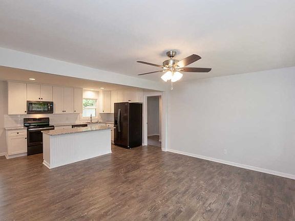 3rd image of 119 Stanfill Dr