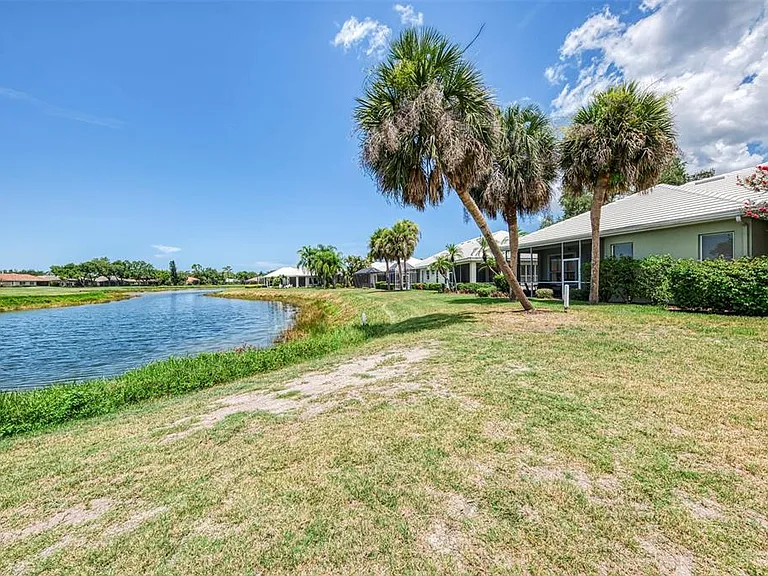 549 Fallbrook Dr — Photo 65