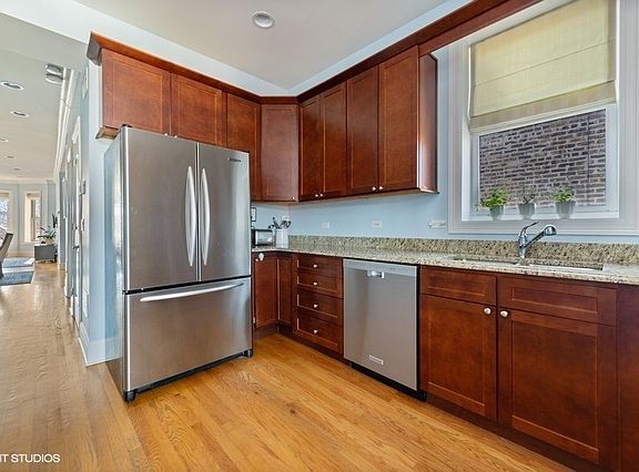 5th image of 1140 W Oakdale Ave #3
