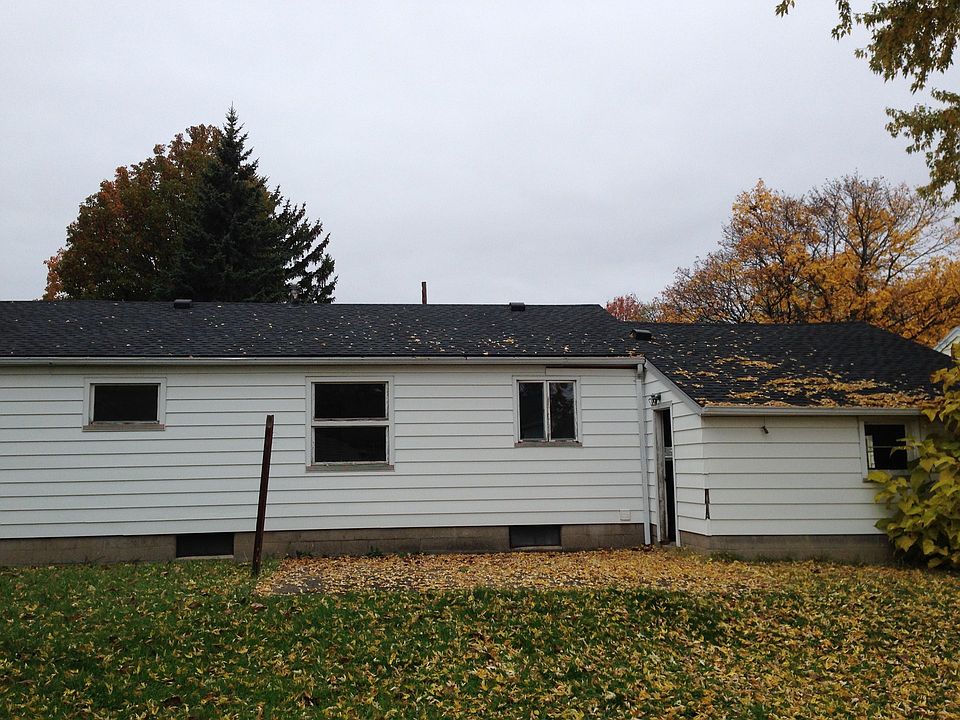 2nd image of 220 Kilmar St