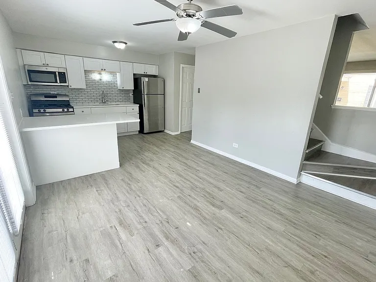 1721 E Roosevelt Rd #4 — Photo 5