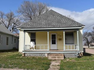 421 E 7th St, Wellington, KS 67152