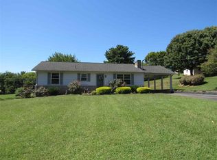 1113 Patterson St, Dandridge, TN 37725